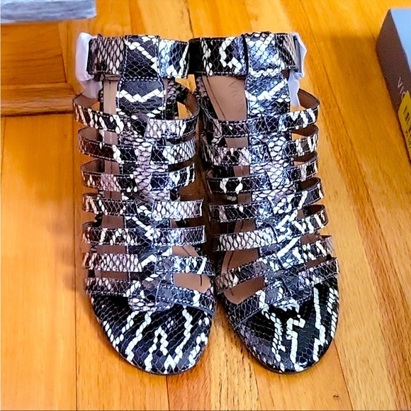 BOLD Snake skin sandals with 3" chunky heel - Picture 4 of 7